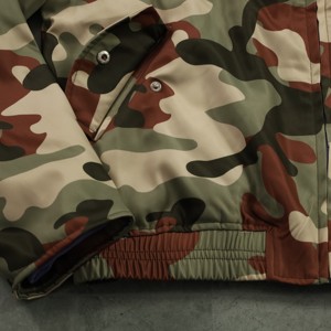 Giacca Bomber Corta <span class=keywords><strong>con</strong></span> Zip e Stampa Personalizzata a Motivo Mimetico, Cappotto da Pilota <span class=keywords><strong>con</strong></span> Ricamo, Giacca da Volo in Nylon <span class=keywords><strong>con</strong></span> Colletto in <span class=keywords><strong>Pelliccia</strong></span> per <span class=keywords><strong>Uomo</strong></span> - Product Image 3