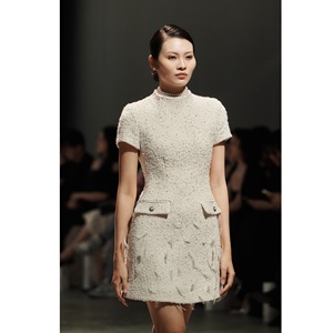 Nouvelles robes décontractées en vente, fourniture ODM, MOGAN EMB MINI DRESS, longueur mini, coton, élégante, décoration en perles, robes décontractées du Vietnam - Product Image 4