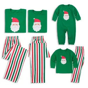 사용자 정의 디자인 크리스마스 산타 인쇄 긴 소매 탑과 스트라이프 바지 가족 일치하는 잠옷 세트