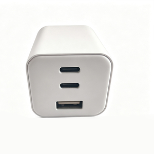 อะแดปเตอร์ชาร์จเร็วแบบหลายพอร์ต 65W PD 3.0 2C1A พร้อมระบบป้องกัน SCP/OVP รองรับแรงดันไฟฟ้า 100-240V สำหรับแล็ปท็อปและโทรศัพท์มือถือ - Product Image 2
