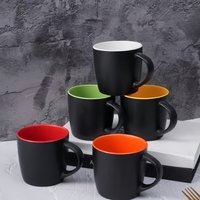 Mug à café en céramique 11 oz, intérieur coloré, extérieur noir mat, avec impression personnalisée, 2026