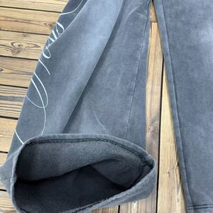 <span class=keywords><strong>Pantaloni</strong></span> sportivi da uomo in cotone pesante personalizzati 100% cotone dritto a gamba larga impilati <span class=keywords><strong>pantaloni</strong></span> della <span class=keywords><strong>tuta</strong></span> con Logo con stampa larga sbiadita e lavati - Product Image 3