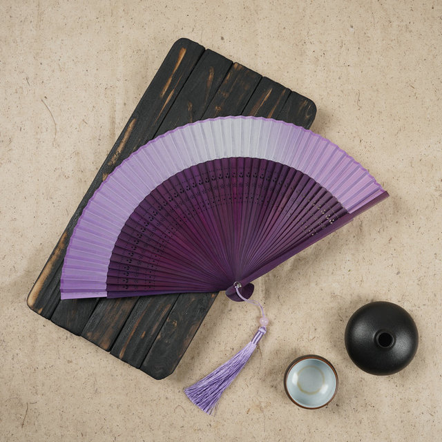 High Quality Plain Color Chinese Hand Fan Fabric Silk Bamboo Folding Hand Fan