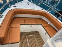 Bateau de pêche sportif en aluminium KINOCEAN avec console centrale, T-Top, plateau à accessoires, propulsion hors-bord, pour la pêche au vif et les loisirs