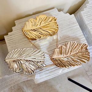 <span class=keywords><strong>Pochette</strong></span> de soirée en acrylique de haute qualité, design luxueux, forme de feuilles irrégulières dorées brillantes, sac à main et <span class=keywords><strong>pochette</strong></span> pour mariage et fête - Product Image 1