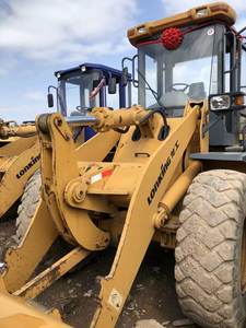 Chargeur sur pneus d'occasion Lonking LG833B Chargeur frontal d'occasion de 3 tonnes de haute qualité à Shanghai Yard - Product Image 3