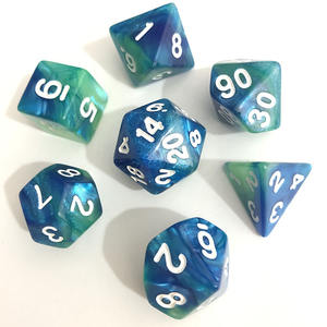 Prix usine en vrac paillettes polychromatiques violet 16mm dés acryliques <span class=keywords><strong>polyèdres</strong></span> à coins arrondis pour jeux mdn en plastique de résine - Product Image 3