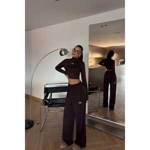 Ensemble deux pièces ample marron Reeves pour femme, motif uni, style décontracté chic, haut et jupe au-dessus du genou, idéal pour les sorties d'automne - Product Image 2