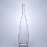 Bottiglia di vetro premium da 500ml, 700ml, 750ml con base pesante, vuota, a forma di campana sottile, per rum caraibico, con tappo a vite