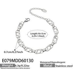 Pulsera Floral Hueca de Lujo Ligero para Mujer, Chapada en Oro Real, Resistente a la Decoloración y Antialérgica, Joyería Exquisita - Product Image 4