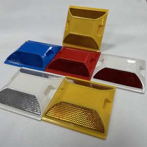 Alta reflectividad en la noche Marcador de peligro Rojo en el borde izquierdo Espárragos de carretera 3M Ojo de gato - Product Image 3