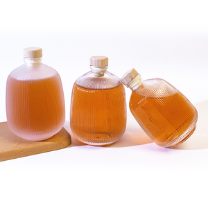 Bottiglia di Vetro Trasparente Satinata di Alta Qualità da 375ml 500ml Riciclabile per Vino e Liquori con Tappo in Sughero Sintetico - Product Image 2