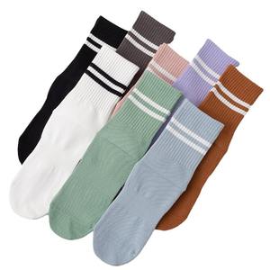 Calcetines profesionales de Pilates para mujer, antideslizantes, dos barras, Yoga, Fitness, deportes, equipo de punto alto para otoño, calcetines de suelo transfronterizos - Product Image 5