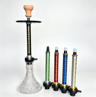 Kit Chicha Portable Multicolore avec Tige Remplaçable, Base en Verre Facetté et Design Creux Sculpté pour la Maison, le Bar et les Fêtes