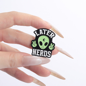 Sming Pins I Do Not Believe in Humans Pin de esmalte <span class=keywords><strong>ET</strong></span> Aliens Quotes Too Cool for This Planet Broches Insignia de solapa Regalos de joyería - Product Image 5