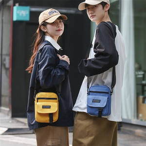 Sac à bandoulière personnalisé à la mode pour hommes et femmes Design original avec fermeture à glissière Sac à bandoulière à bas prix - Product Image 4