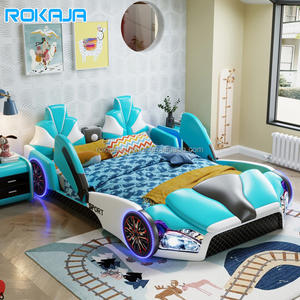 Letto per Bambini a Forma di Auto Sportiva di Design Italiano, Moderno Letto Principessa per Ragazzi, Popolare Letto per Bambini in Legno Massello con Imbottitura Morbida - Product Image 1