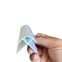 Bandes de protection d'angle en PVC en forme de L et en forme d'arc, personnalisables et profilés en plastique revêtus.