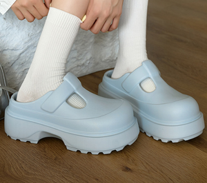 Nuevas Pantuflas Suaves al Tacto, Cómodas como Nubes, Ventiladas, con Imaginación Infinita en Verano, Antideslizantes - Product Image 1