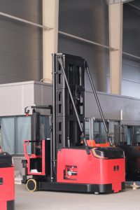 Montacargas Man-up VNA CDMX15-80S con Horquillas Giratorias de 180 Grados, Apilador Eléctrico de Tres Vías para Pasillos Angostos - Product Image 4