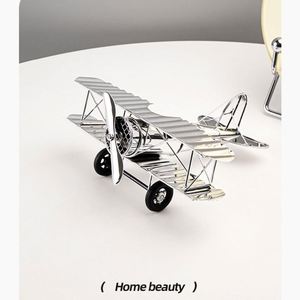 Ornements d'avion en fer en gros, mini-modèles de biplans planeurs plaqués argent, accessoires photo, objets décoratifs pour la maison et le bureau - Product Image 5