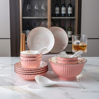 Ensemble de bols mélangeurs vintage traditionnels, plats de cuisson et assiettes pour la maison, pour le déjeuner d'automne, tous types, originaux, de grande qualité