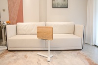 Table d'appoint moderne en forme de C pour ordinateur portable, réglable en hauteur par vérin pneumatique, avec base métallique robuste et mobile