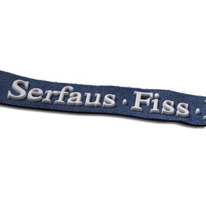 Logotipo de marca de silicona de goma personalizado de fábrica Etiquetas de base de fieltro de silicona suave de <span class=keywords><strong>alta</strong></span> <span class=keywords><strong>densidad</strong></span> elevadas 3D Parches para planchar para ropa - Product Image 3