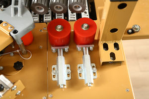 Plaqueuse <span class=keywords><strong>de</strong></span> <span class=keywords><strong>chant</strong></span> portable pour le travail du bois machine à chanter en bois pvc - Product Image 2