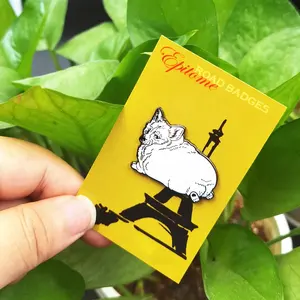 Hochwertige metallische Anstecknadel mit Schmetterlings kupplung und Backing Card Revers Abzeichen Fabrik preis Benutzer definierte harte Emaille Pin - Product Image 1