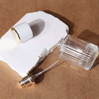 Flacon pulvérisateur vide à rayures verticales pour cosmétiques, diffuseur, 30ml 50ml 100ml, en verre, pour parfum ou huile, avec bouchon