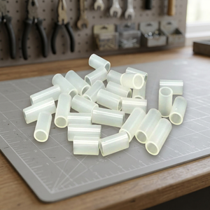Colonnes d'isolation droites en nylon (lot de 2000) – Fabrication robuste, diamètre du trou 4 mm, dimensions du trou 7x5 mm - Product Image 2