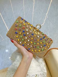 Bolsos de Mano de Lujo Dorados para Mujer, Bolsos de Noche con Cuentas de Perlas, Bolso de Hombro con Cadena, Bolsos Brillantes con Pedrería, Bolsos de Mano Elegantes para Mujer - Product Image 5