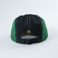 Casquette de sport en tissu 100% nylon imperméable, vert, avec filet noir, logo brodé, visière incurvée, 5 panneaux