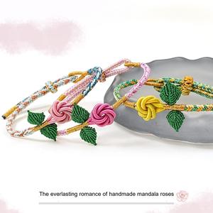 Braccialetto Resoul fatto a mano con fiore di tulipano intrecciato, bracciale in macramè con filo rosso per donne e ragazze, regalo di amicizia - Product Image 4