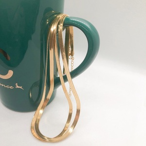 Collar de Cadena de Serpiente de Oro de 4 mm de Inspire Jewelry, Collar de Espiga, Collar de Acero Inoxidable Moderno para Hombre y Mujer - Product Image 4