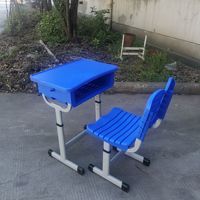 Ensembles d'étude de classe de formation primaire et secondaire de conception moderne bureaux en plastique et chaises en métal pour l'étude d'écriture de sieste