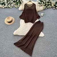 Ensemble deux pièces en maille élégant pour femme, coupe ample et décontractée, ajouré, ajusté, tenue minimaliste pour l'été