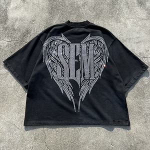 เสื้อยืดสตรีทแวร์ลายกราฟิกพิมพ์ดิจิทัล คอกลม ทรงโอเวอร์ไซส์ แต่งรอยขาด ล้างสีแบบแอซิด ประดับคริสตัล ผลิตโดยผู้ผลิตเสื้อยืด - Product Image 2