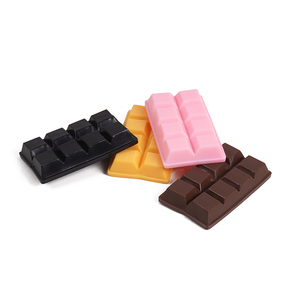 Chocolat de simulation réaliste - Idéal pour les créations alimentaires DIY, les jouets, les porte-clés, les aimants, et la création d'échantillons gratuits avec image de conception - Product Image 1