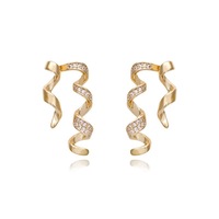 Boucles d'oreilles clous ondulées vintage Gaovo avec zircone cubique pour femme, bijoux de mode minimalistes de luxe en acier inoxydable plaqué or 18 carats, vente en gros