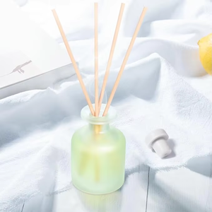 Tinh dầu thơm nhà cao cấp, chai thủy tinh mờ sợi, có que khuếch tán, dung tích 100ml/200ml, in logo theo yêu cầu, nhãn hiệu riêng - Product Image 3