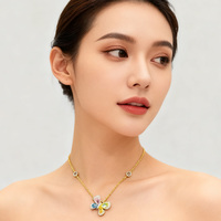 KAAN JEWELRY Romantische Bunte Zirkon-Schmetterling-Anhänger-Halskette, Rhodium-Plattiert, Geschenk, Dezenter Luxus ohne Übertriebenheit, für Partys
