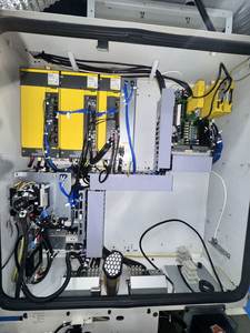 Centre d'usinage de précision FANUC aD21LiB avec course de 700 mm, équipé d'un ATC 21 outils et d'un broche de 10000 tr/min, idéal pour le fraisage et le taraudage - Product Image 3