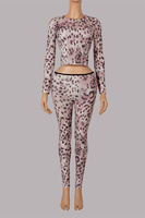 Ensemble deux pièces imprimé léopard pour femme : Crop top à manches longues et col rond, et leggings évasés taille haute moulants