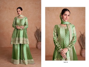 Salwar Kameez de haute qualité Gulkayra Designer en véritable chinon lourd avec broderie et travail de séquence pour les occasions de mariage - Product Image 3