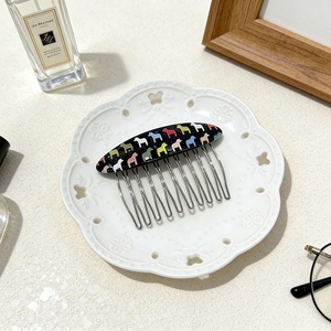 Peigne à cheveux portable en acétate écologique, mignon, à dents larges, coloré, motif cheval, ajouré, polyvalent pour les soins capillaires - Product Image 4