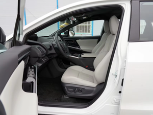 <span class=keywords><strong>Toyota</strong></span> BZ4X Elite <span class=keywords><strong>2022</strong></span> d'occasion en excellent état, véhicule électrique longue portée 400 km, SUV 4 roues motrices, énergie propre - Product Image 6