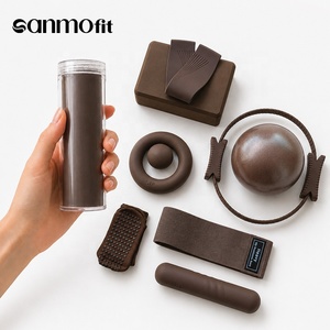 Complete Pilates set voor thuis workout, inclusief yoga bal, ring, dumbbells, hip <span class=keywords><strong>bands</strong></span>, yogablok, massagebal, Pilates sokken en resistance <span class=keywords><strong>bands</strong></span>. - Product Image 1