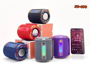 Altavoz Bluetooth Portátil JC-690 con Luces RGB y Correa de Transporte - Product Image 4